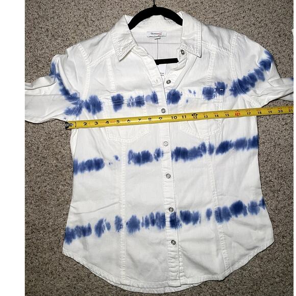 Skinnygirl - NWT - Blue & White Tie Dye Denim Button-Down Top - Picture 4 of 10